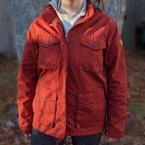 NWT Fjallraven Women's Raven Jacket (M)